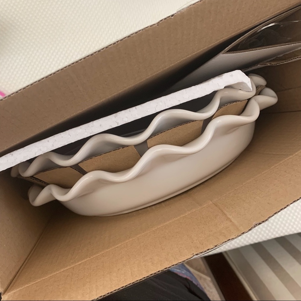 Parini White Ceramic Pie 2 Dish Set NEW - Picture 2 of 10
